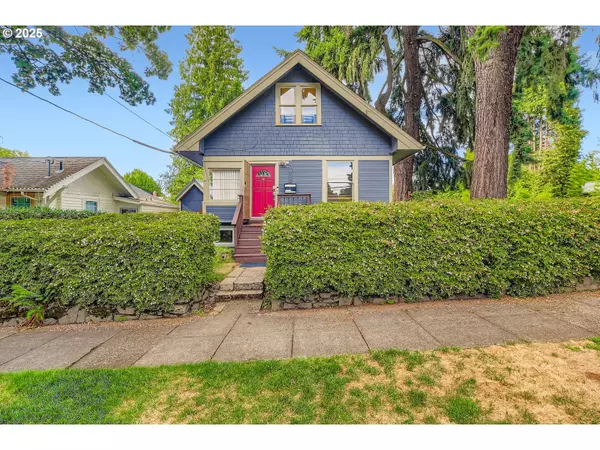 3833 SE RAYMOND ST, Portland, OR 97202