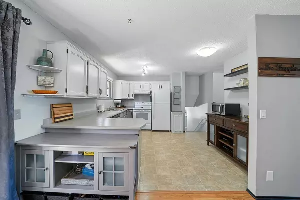 Innisfail, AB T4G1G8,3804 52A AVE