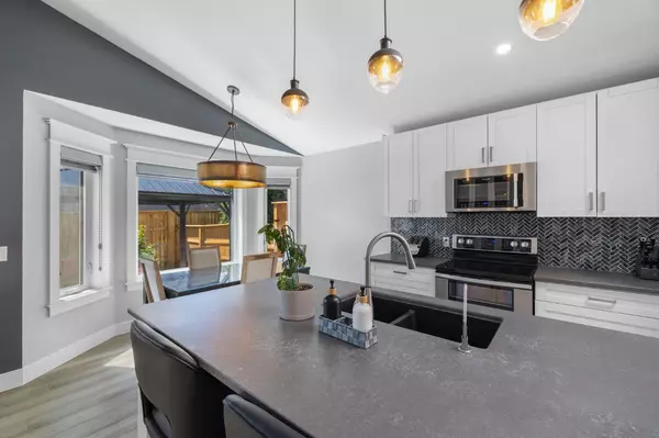 Calgary, AB T3B 5M2,140 Valley Meadow Close NW