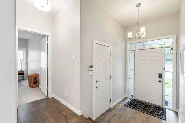 Lethbridge, AB T1J 3W8,215 Dieppe BLVD S