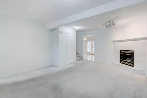 Calgary, AB T3K 4N2,26 Sandpiper CT Northwest