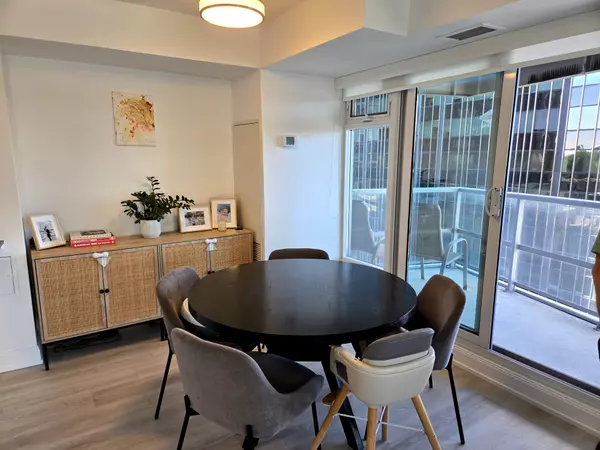 Toronto C10, ON M4S 3H7,2181 Yonge ST #1008
