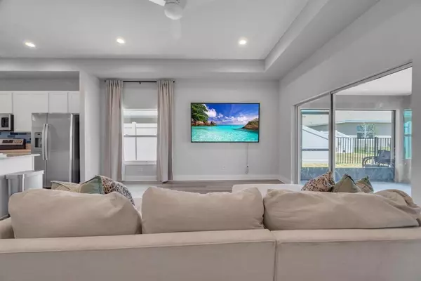 Fort Pierce, FL 34945,408 Seafoam Cir