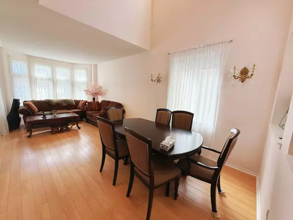 Markham, ON L6C 2T8,89 Belgrave SQ