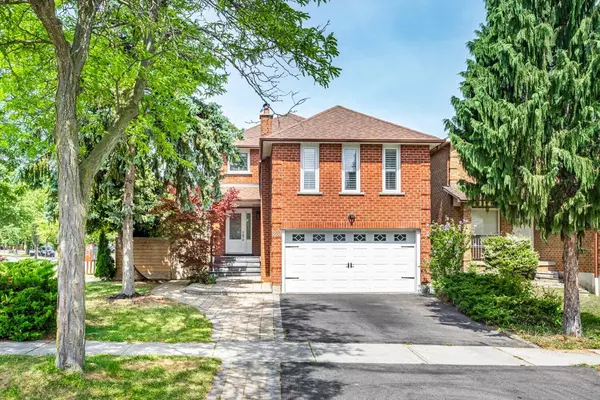 223 Lech Walesa DR, Mississauga, ON L5B 3H7