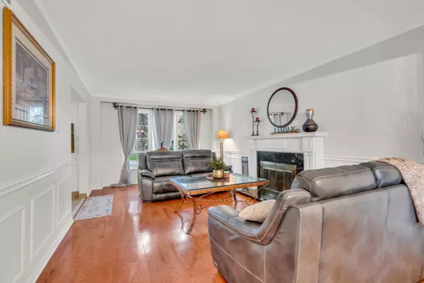 Mississauga, ON L5H 3W3,2032 Shannon DR