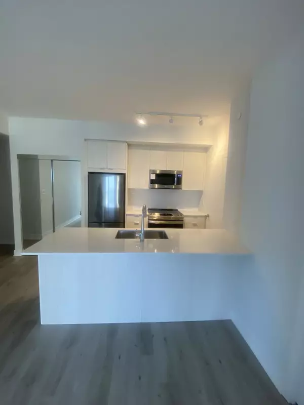 Mississauga, ON L5B 0L7,4130 Parkside Vill DR #2505