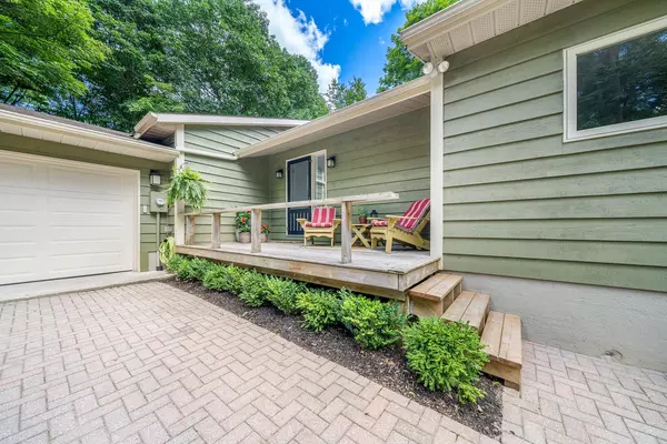 Huntsville, ON P1H 2J3,385 Chub Lake RD