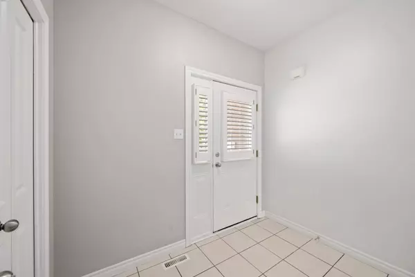 London North, ON N6H 0G1,960 Bitterbush CRES #10