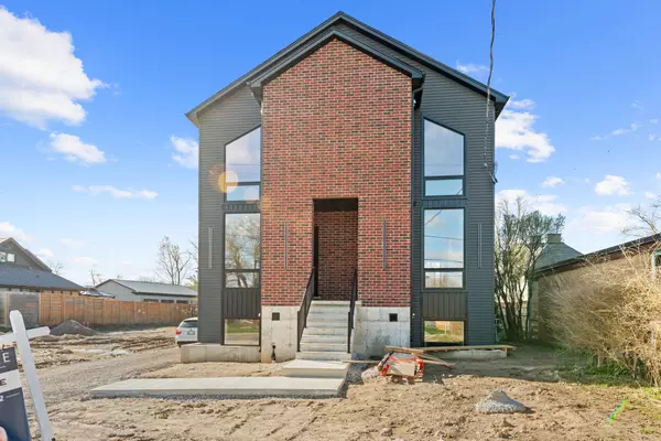 London South, ON N6C 2P5,417 Baseline RD E #1