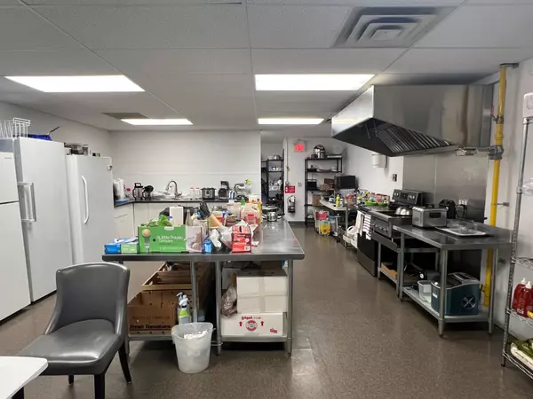 Peterborough North, ON K9H 3P7,1123 WATER ST #5 & 6