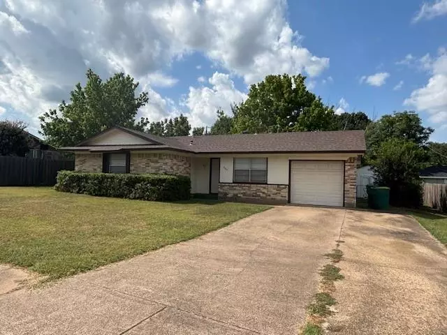 707 Lisa Lane, Cedar Hill, TX 75104