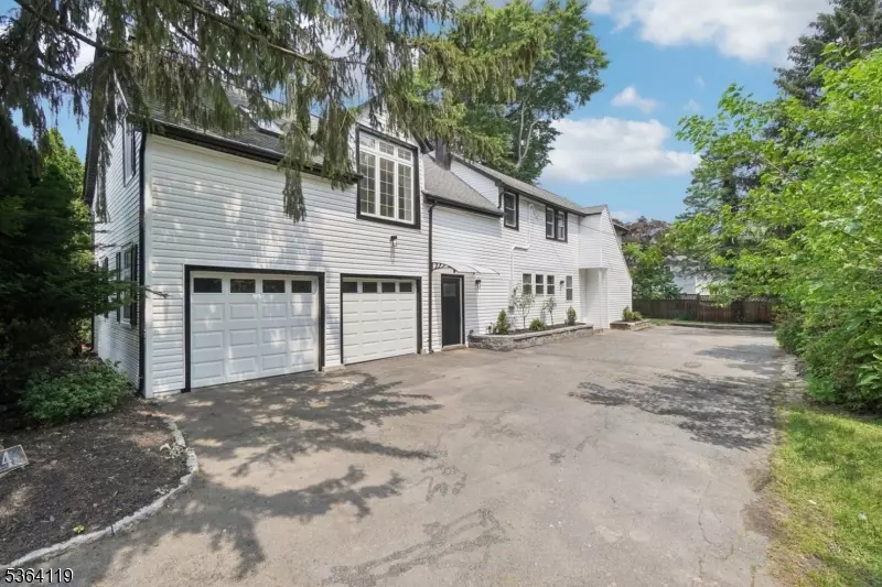 24 Tuers Pl, Montclair Twp., NJ 07043