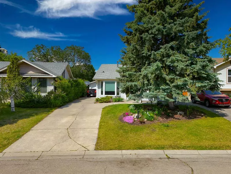 56 Abbotsford PL NE, Calgary, AB T2A 6V7