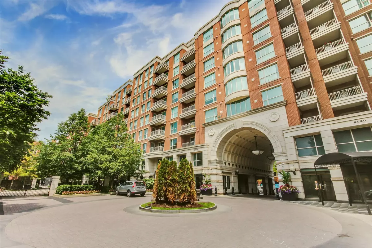 Toronto C02, ON M5R 2G2,38 Avenue RD #1201