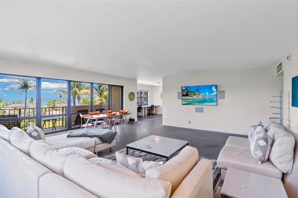 Lauderdale By The Sea, FL 33308,4900 N Ocean Blvd #416