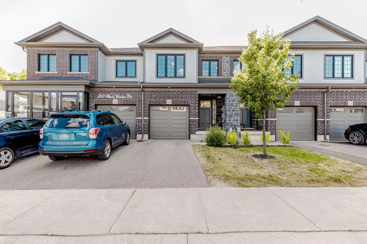Kitchener, ON N2R 0P8,208 Woodmeadow CT