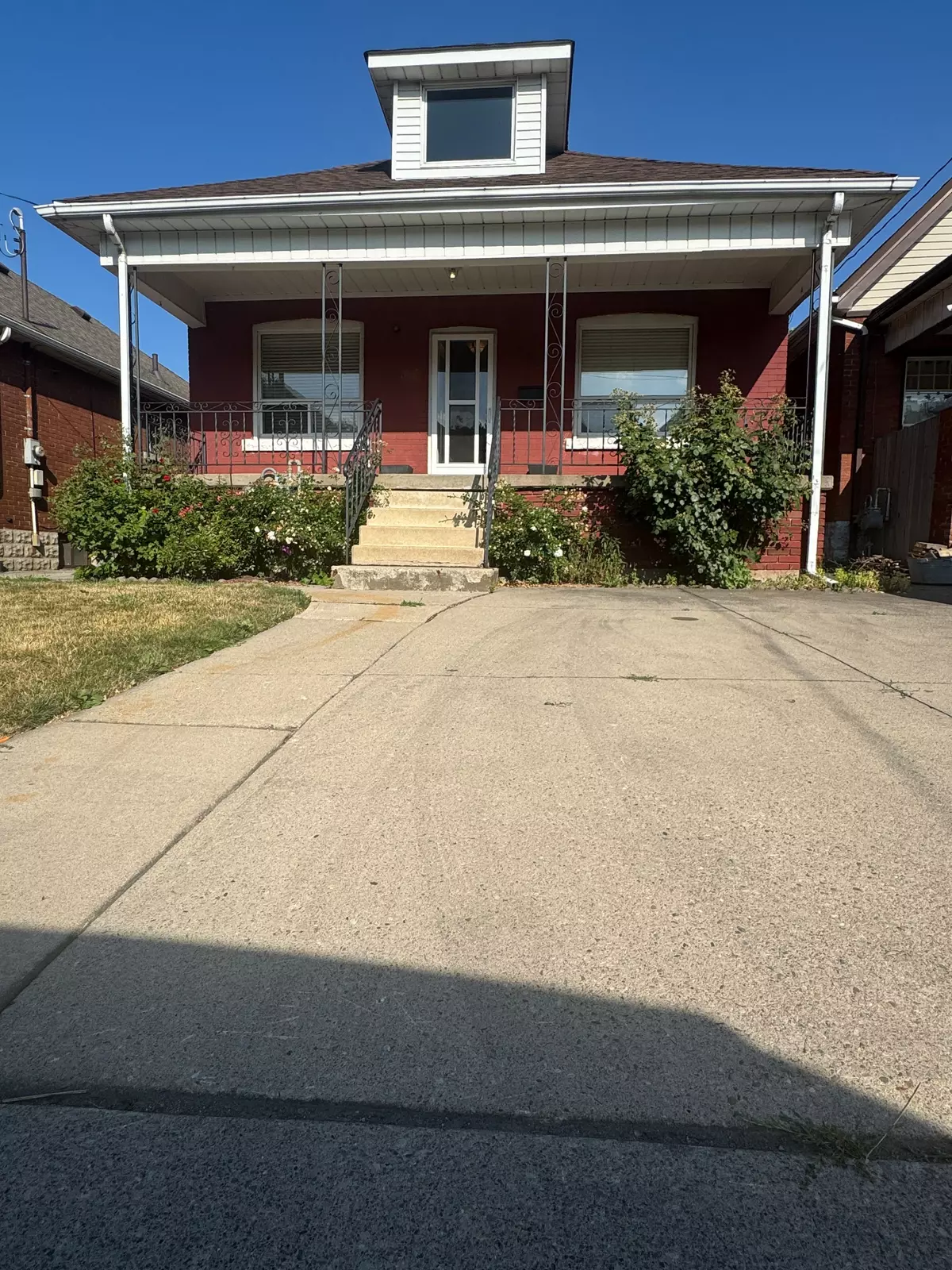 Hamilton, ON L8L 7S4,276 Balmoral AVE N #MAIN