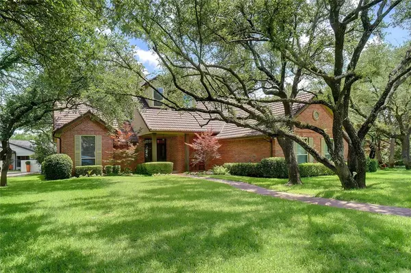 8808 Royal Harbor Court, Fort Worth, TX 76179