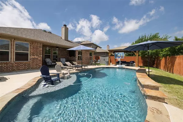 377 Pin Cushion Trail, Burleson, TX 76028