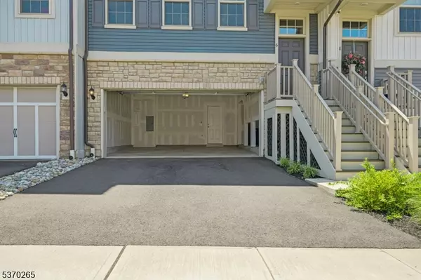Warren Twp., NJ 07059,6 Lilac Dr
