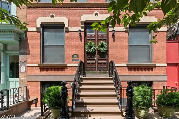 Jersey City, NJ 07302,267 Grove St Apt 1R