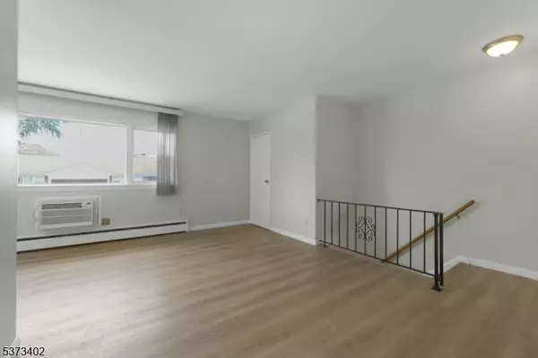 Passaic City, NJ 07055,121 Pennington Ave #R2