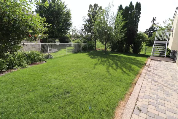 Medicine Hat, AB T1B4C4,35 Park Meadows PL SE