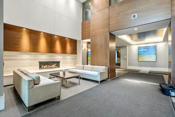 222 Riverfront AVE SW #451, Calgary, AB T2P 0X2