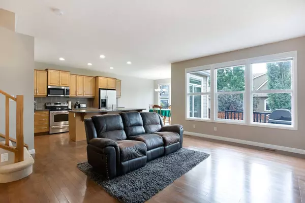 Calgary, AB T3M0T7,489 Mahogany CT SE