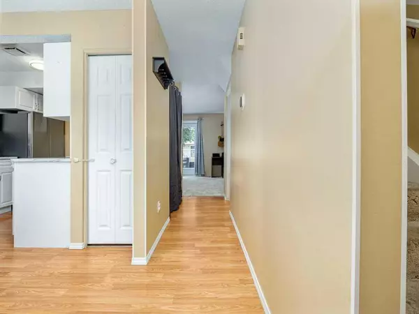 Lethbridge, AB T1K 4A4,55 Lemoyne CRES W #47