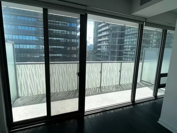 Toronto C08, ON M4Y 0C3,50 Charles ST E #2304