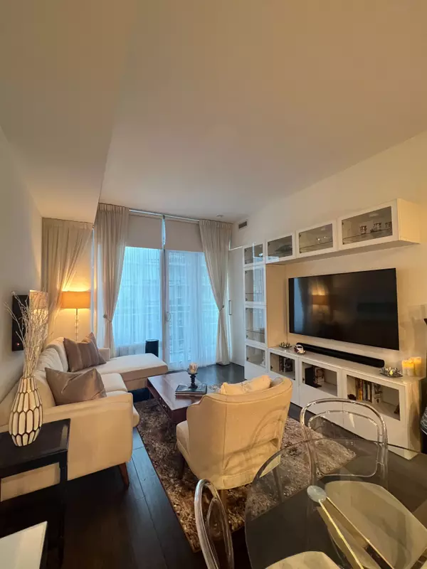 Toronto C01, ON M5E 0A5,29 Queens Quay E #521