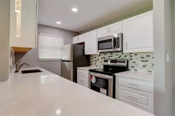 185 N High Point Blvd, Boynton Beach, FL 33435
