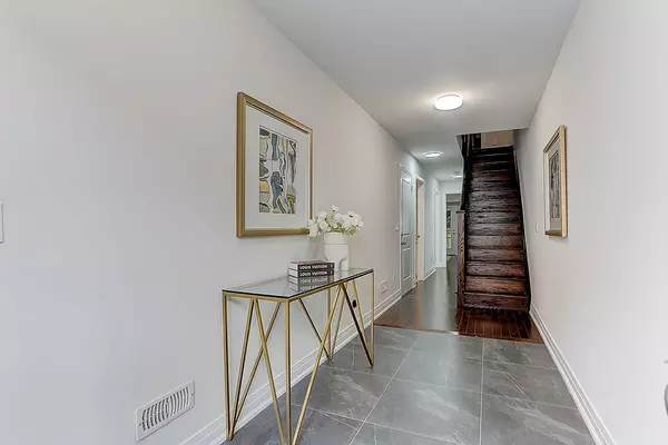 Richmond Hill, ON L4B 0G8,27 Mcgurran LN