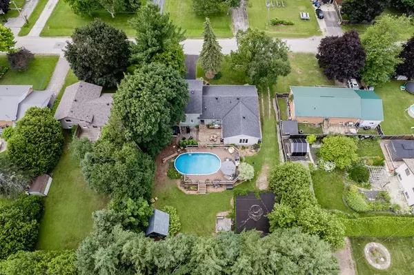 221 JANE ST, Clearview, ON L0M 1S0