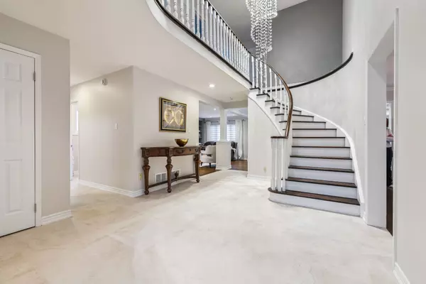 Oakville, ON L6M 1G3,1121 Manor RD