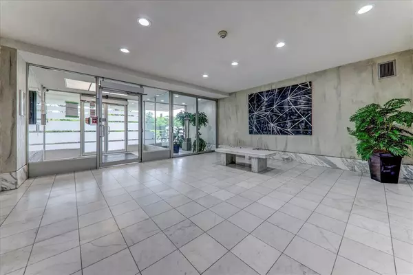 Toronto W05, ON M9L 2K2,2835 Islington AVE #503