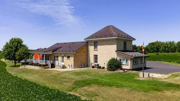 Central Huron, ON N7A 3X8,79823 BLUEWATER HWY