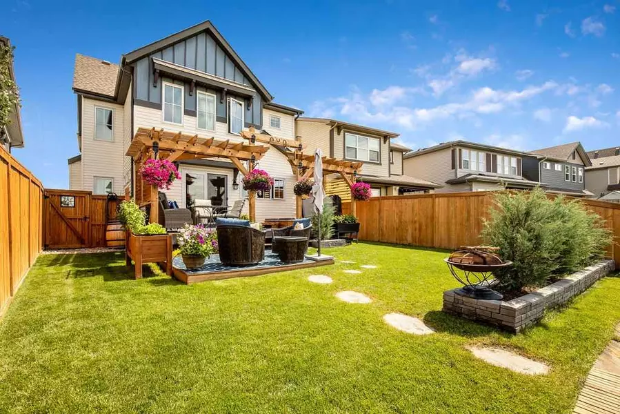 350 Reunion GN Northwest, Airdrie, AB T4B 3W4