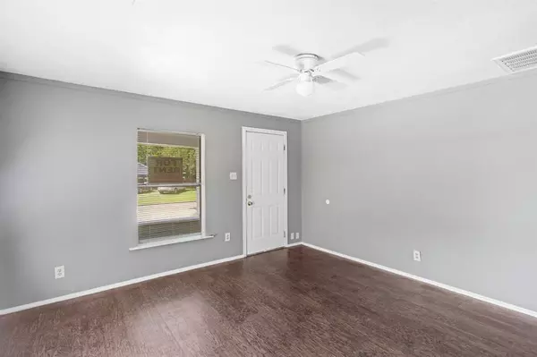 Ennis, TX 75119,305 W Waco Street