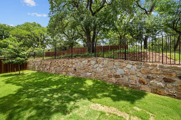 Fort Worth, TX 76112,6200 Escarpment Drive