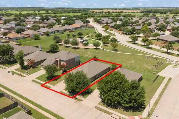 Burleson, TX 76028,904 Brighton Way