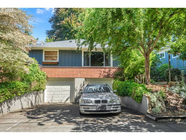 Portland, OR 97232,3045 NE COUCH ST