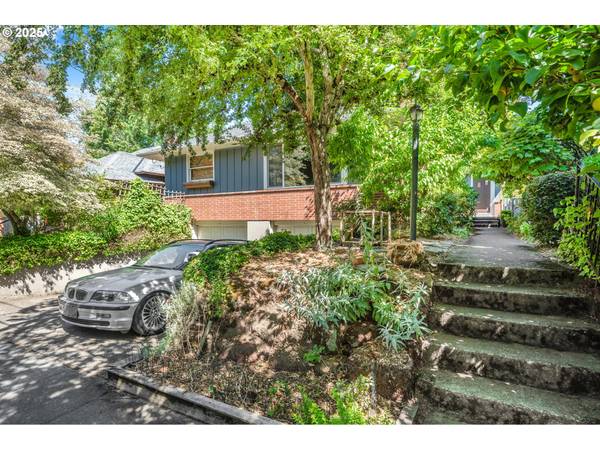 Portland, OR 97232,3045 NE COUCH ST