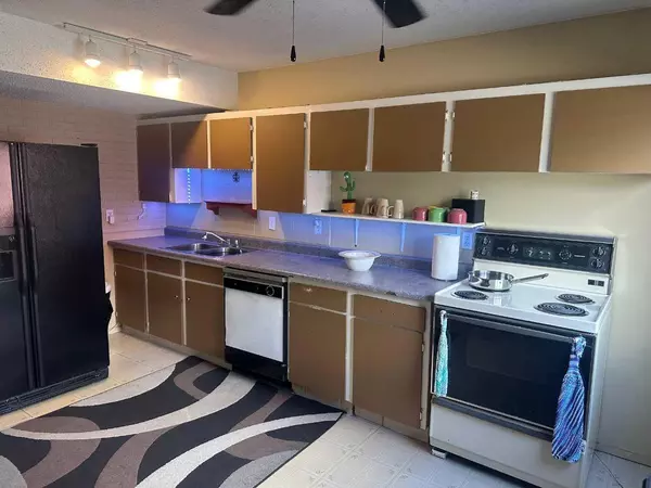 Calgary, AB T3B3X2,6223 31 AVE NW #1003