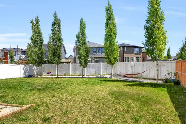 Calgary, AB T3P 0P1,21 Evansglen Mews NW