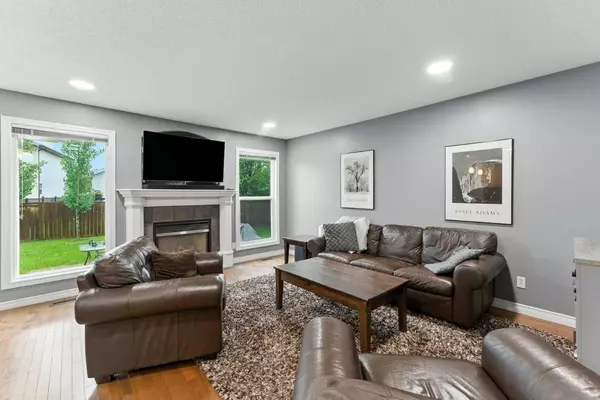 Chestermere, AB T1X 1P4,258 Lakeview INLT
