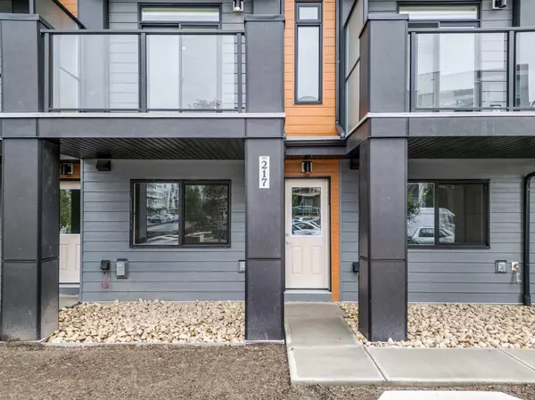 217 Seton GRV Southeast, Calgary, AB T3M 3T1