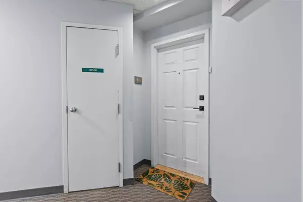 Calgary, AB T2R0S1,820 15 AVE Southwest #401